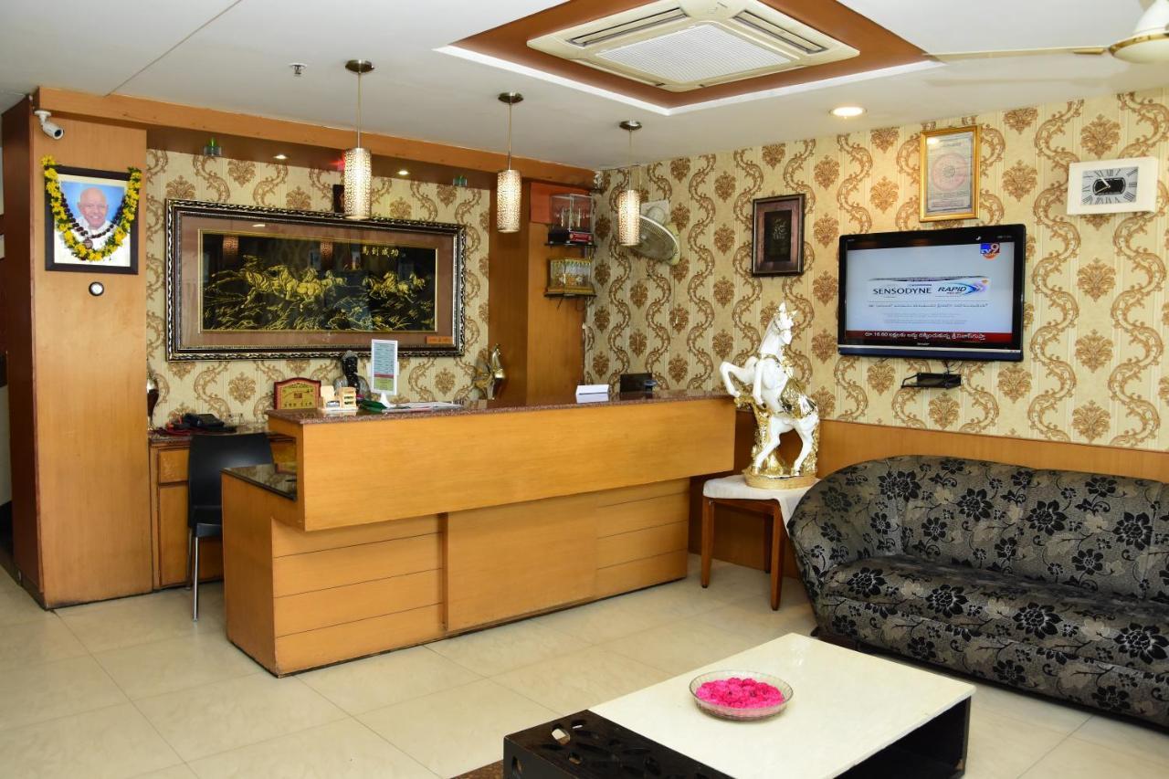 Budget Hotel Khammam Eksteriør bilde